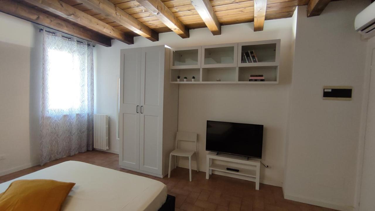 El Postesin Apartment เวโรนา ภายนอก รูปภาพ